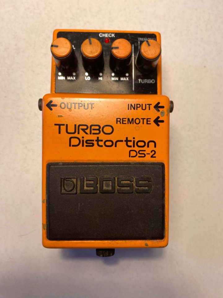Boss DS-2 Turbo Distortion (años 90, Taiwán)