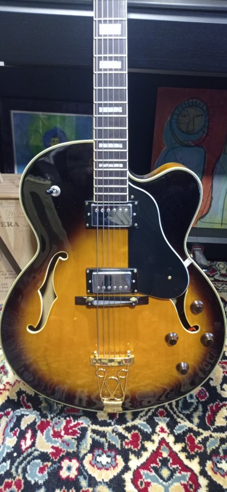Fullerton tipo Gibson L5. (Envío incluido) de segunda mano · Foto 1 de 9 · A Coruña · 350 €