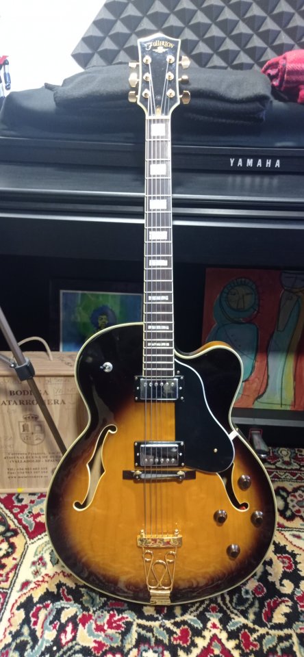 Fullerton tipo Gibson L5. (Envío incluido) de segunda mano · Foto 2 de 9 · A Coruña · 350 €
