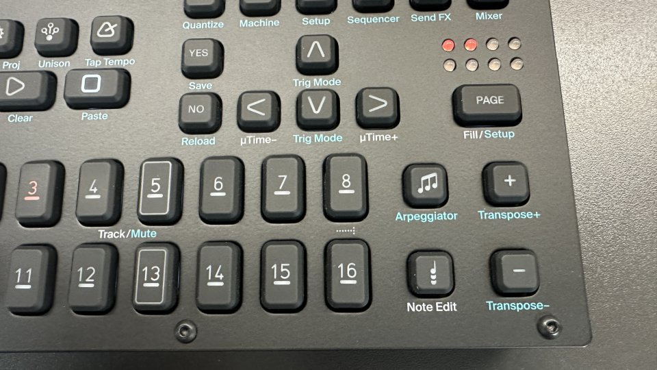 Elektron Digitone II impecable + Maleta Peli 1400 + dust cover de segunda mano · Foto 5 de 10 · Madrid · 850 €