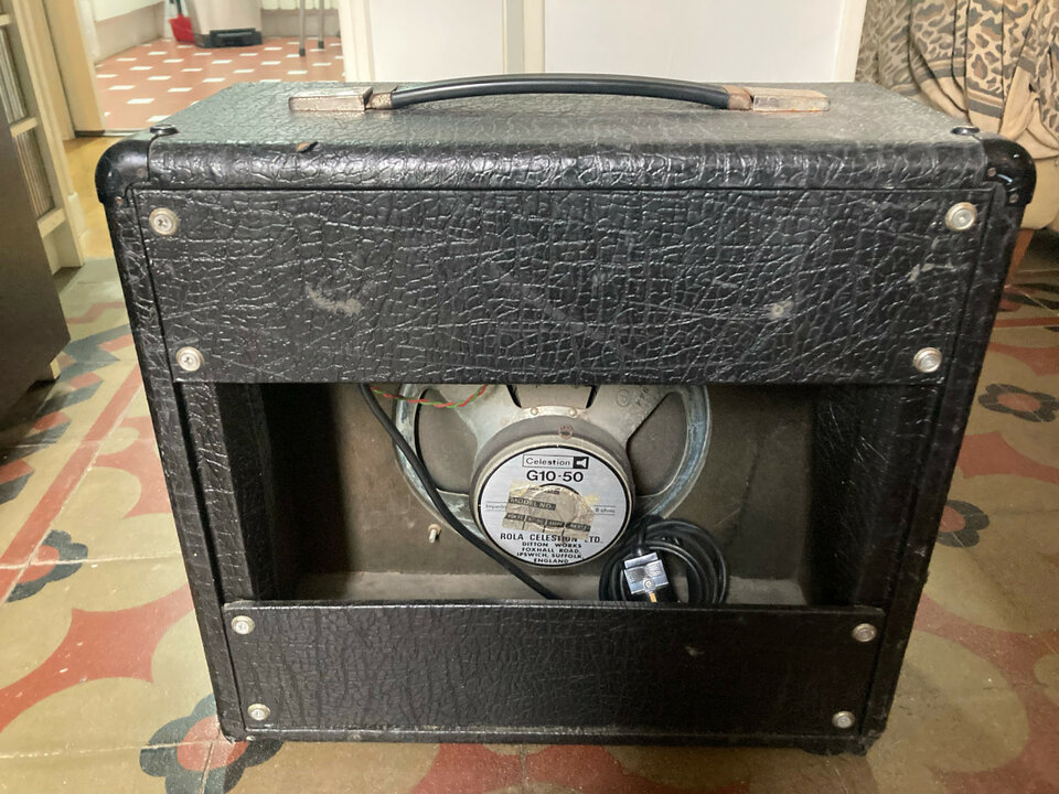 Altavoz Rola Celestion G-10 50 setentero atornillado a un ampli cutre de segunda mano · Foto 2 de 6 · Madrid · 90 €