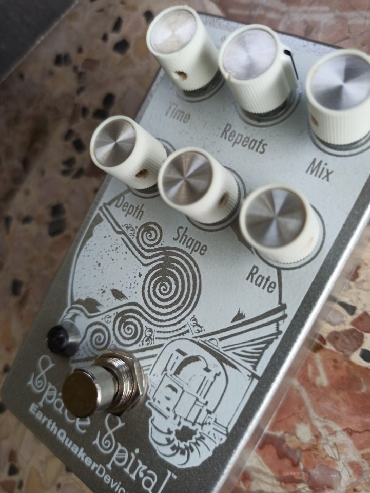 Earthquaker Devices Space Spiral