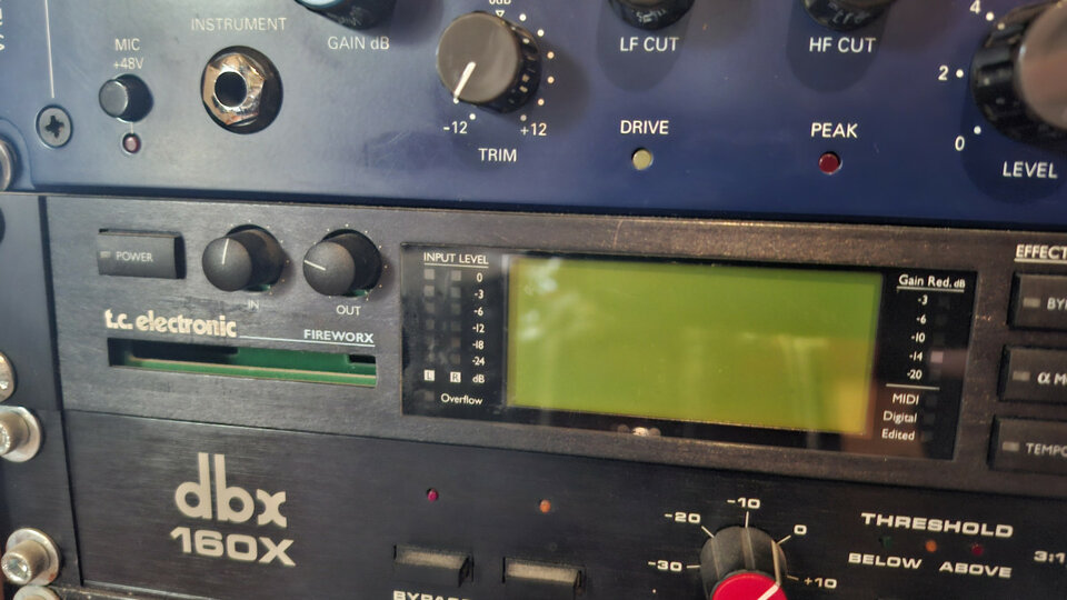 T.C. Electronic Fireworx. Multiefectos