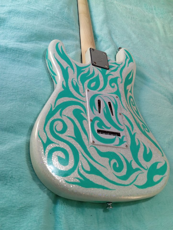Guitarra Eléctrica LKE ST ARTIC de segunda mano · Foto 2 de 9 · Cantabria · 200 €