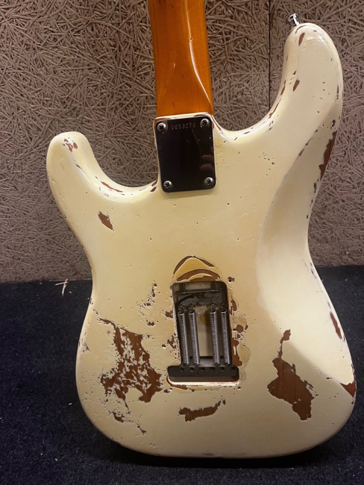 Fender Stratocaster AVRI ‘62 1991 (Mástil Harbie Gastelum) de segunda mano · Foto 2 de 6 · Burgos · 2100 €