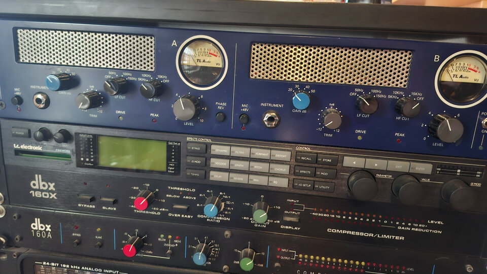 T.C. Electronic Fireworx. Multiefectos