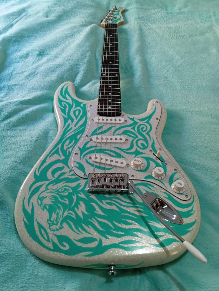 Guitarra Eléctrica LKE ST ARTIC de segunda mano · Foto 3 de 9 · Cantabria · 200 €