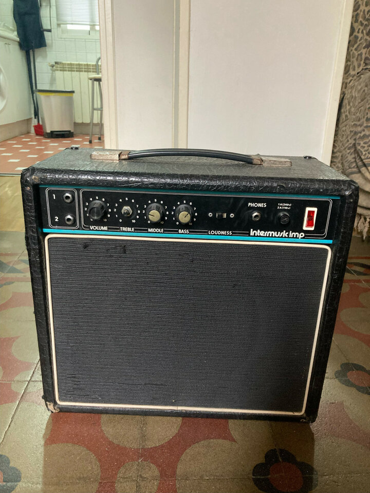 Altavoz Rola Celestion G-10 50 setentero atornillado a un ampli cutre de segunda mano · Foto 6 de 6 · Madrid · 90 €