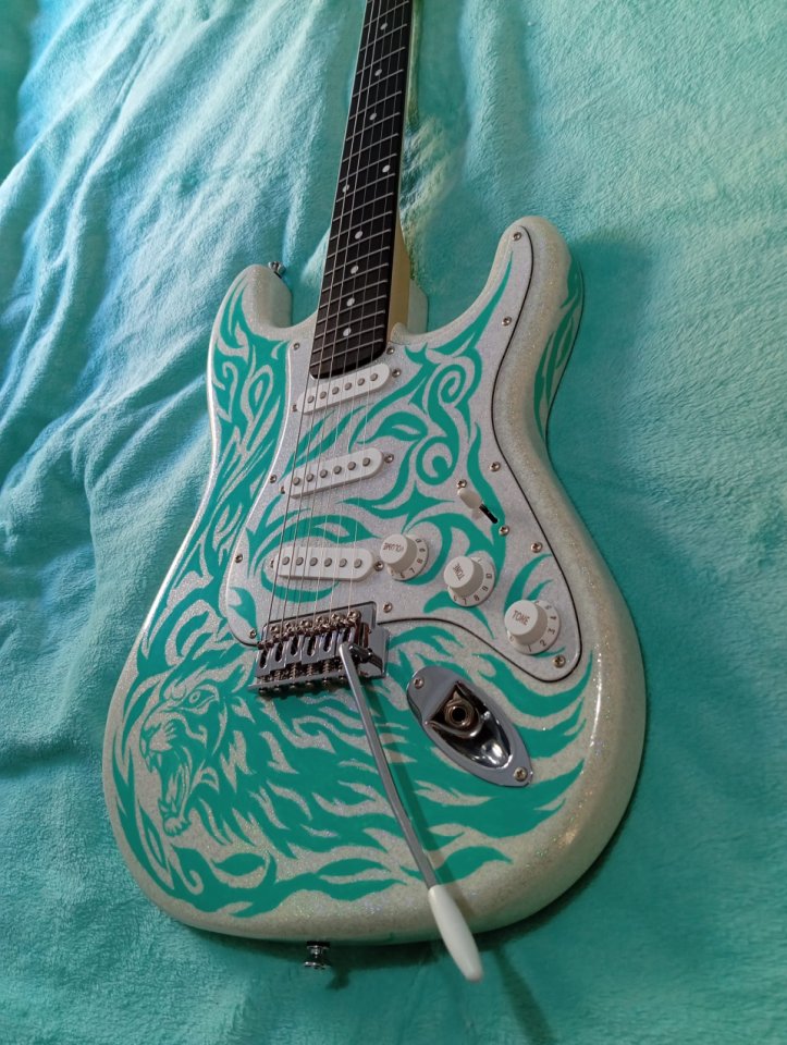Guitarra Eléctrica LKE ST ARTIC de segunda mano · Foto 4 de 9 · Cantabria · 200 €