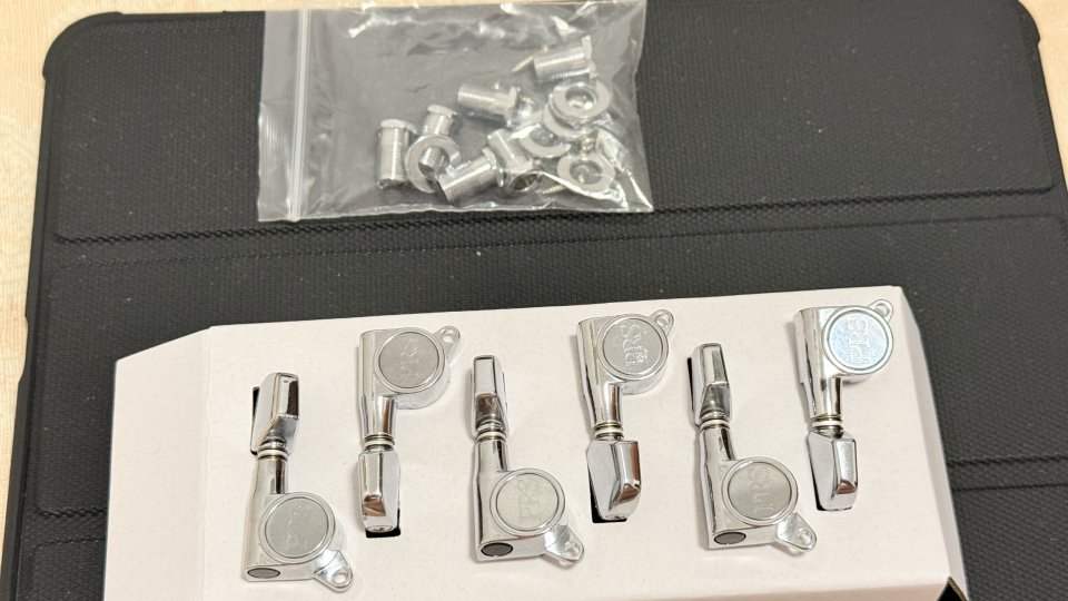 Clavijeros originales PRS SE Custom 24 (Diseño moderno Wing Buttons) de segunda mano · Foto 1 de 2 · Sevilla · 30 €