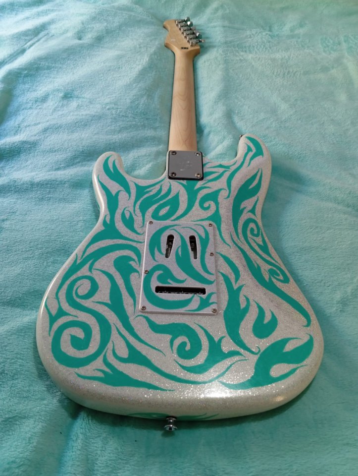 Guitarra Eléctrica LKE ST ARTIC de segunda mano · Foto 5 de 9 · Cantabria · 200 €