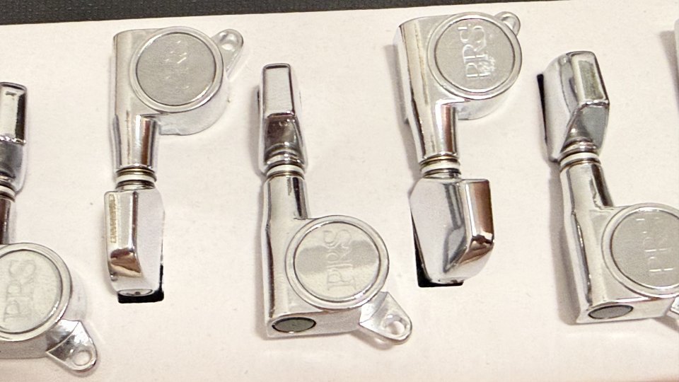 Clavijeros originales PRS SE Custom 24 (Diseño moderno Wing Buttons) de segunda mano · Foto 2 de 2 · Sevilla · 30 €