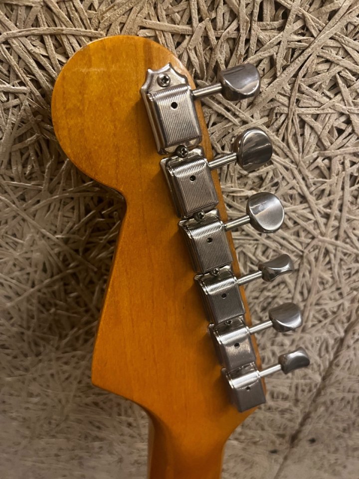 Fender Stratocaster AVRI ‘62 1991 (Mástil Harbie Gastelum) de segunda mano · Foto 5 de 6 · Burgos · 2100 €