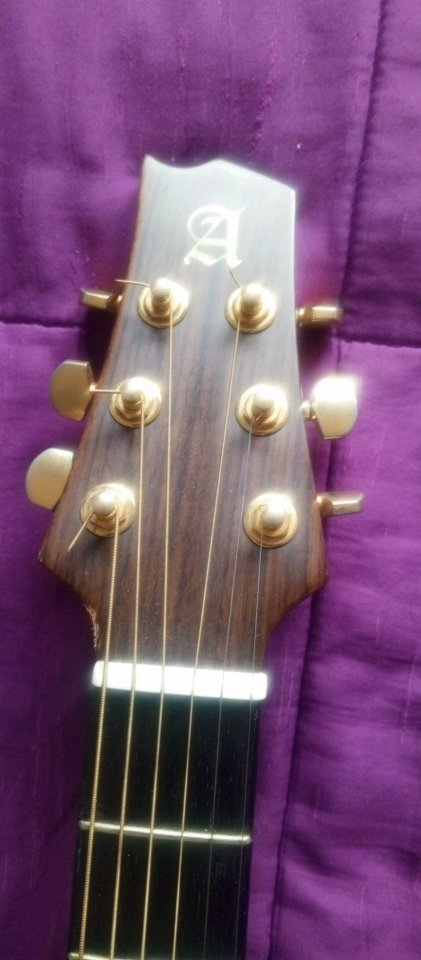 Cambio Guitarra Alhambra CW J3-E de segunda mano · Foto 2 de 8 · Asturias