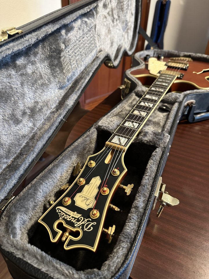 D'Angelico Deluxe DC, edición limitada numero 12 de 50. de segunda mano · Foto 2 de 10 · Bizkaia · 1800 €