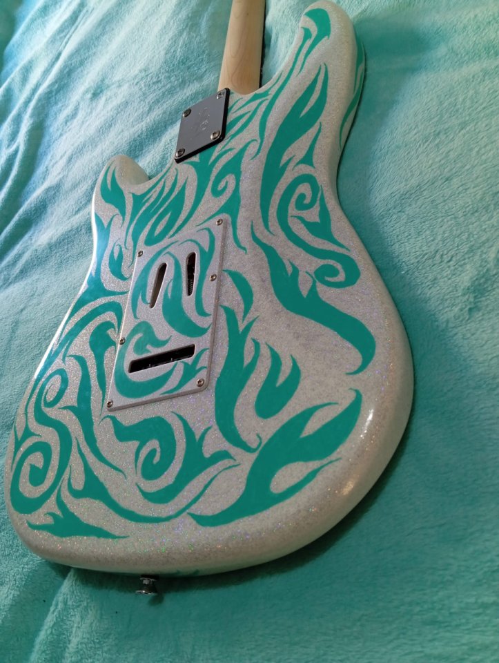 Guitarra Eléctrica LKE ST ARTIC de segunda mano · Foto 6 de 9 · Cantabria · 200 €