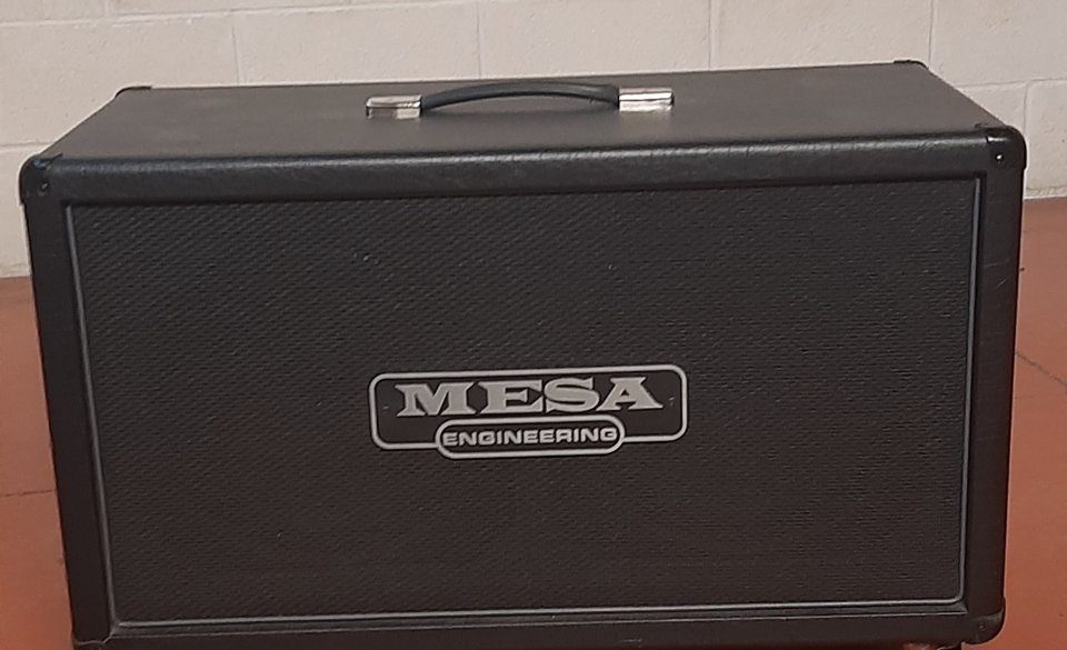 Pantalla mesa boogie rectifier 2x12 de segunda mano · Foto 1 de 5 · Navarra · 700 €