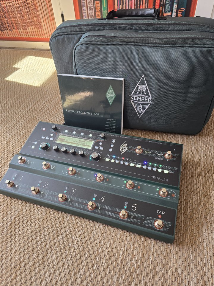 Kemper Profiler Stage + funda Kemper + pedal expresión de segunda mano · Foto 1 de 5 · Valencia · 950 €