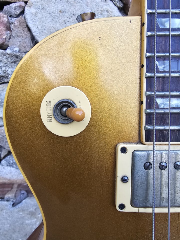 Gibson les paul deluxe goldtop de 1975 de segunda mano · Foto 5 de 10 · Ávila · 4100 €
