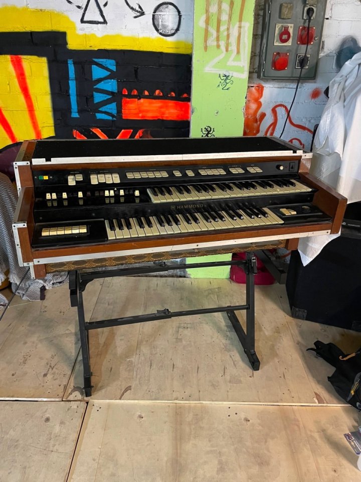 Hammond T-222 chop de segunda mano · Foto 3 de 8 · Barcelona · 600 €
