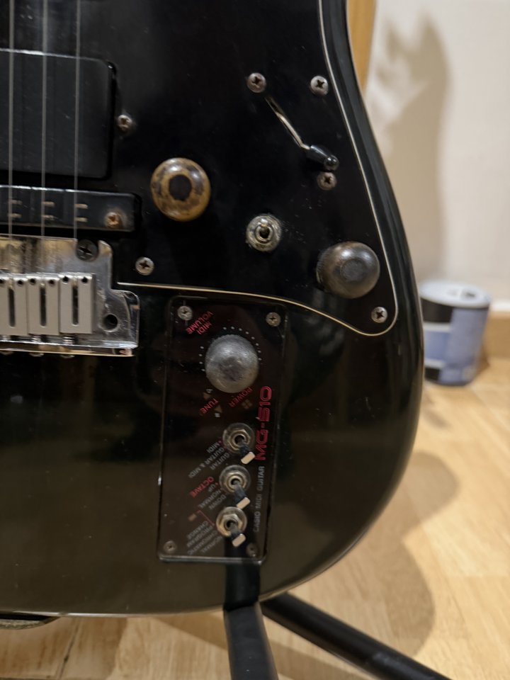 Casio MG-510 guitarra midi de segunda mano · Foto 4 de 6 · Cáceres · 800 €