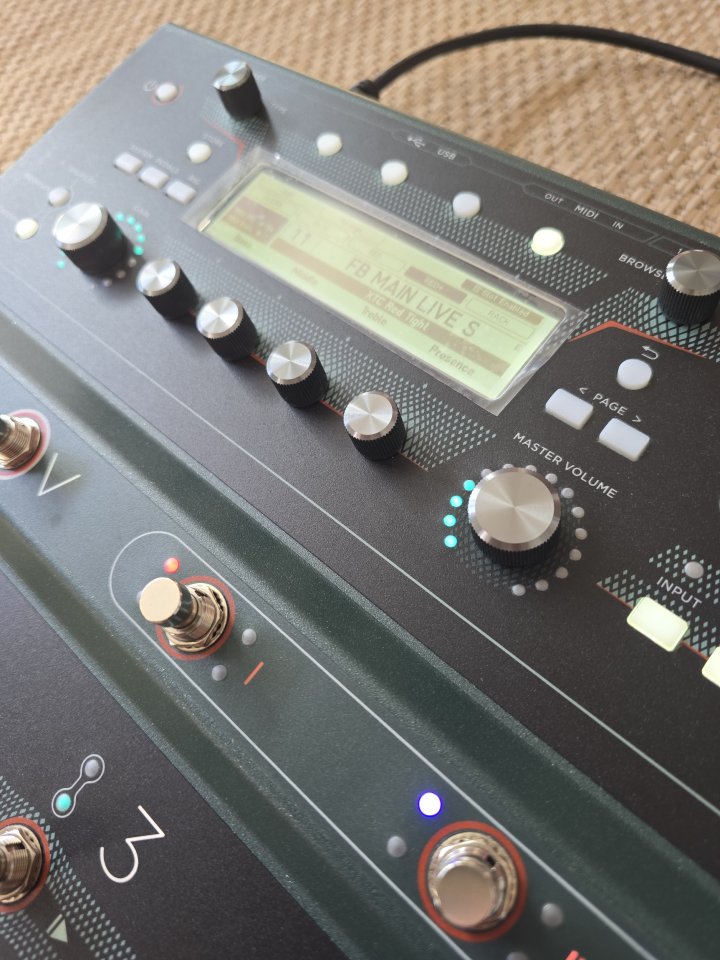Kemper Profiler Stage + funda Kemper + pedal expresión de segunda mano · Foto 3 de 5 · Valencia · 950 €