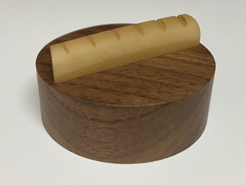 Cejuela Guitarra Martin Hueso Camello de segunda mano · Foto 1 de 9 · Badajoz · 12 €