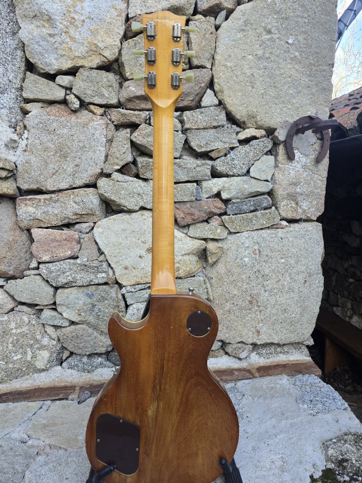 Gibson les paul deluxe goldtop de 1975 de segunda mano · Foto 7 de 10 · Ávila · 4100 €