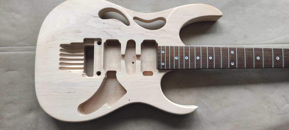 Cuerpo de una Ibanez PIA