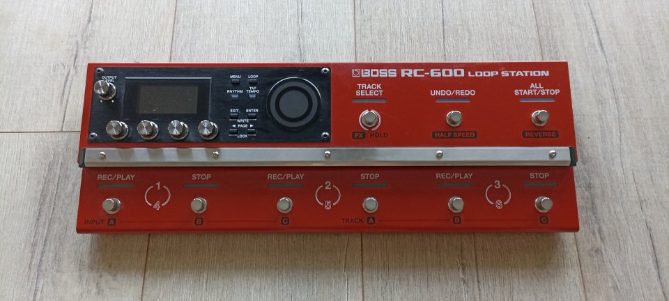 Vendo Boss RC 600 Loop station de segunda mano · Foto 1 de 2 · Madrid · 400 €