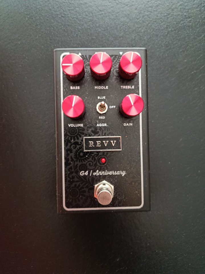 Revv g4 anniversary NUEVO de segunda mano · Foto 1 de 4 · Valladolid · 185 €