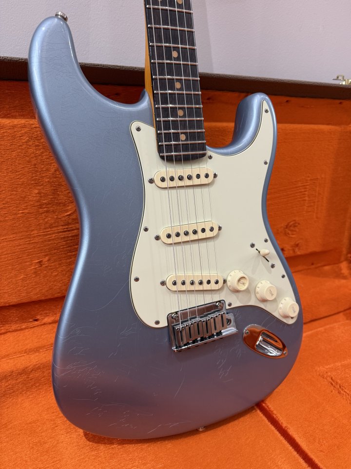 Fender Stratocaster American Ultra Luxe '60s de segunda mano · Foto 1 de 9 · Cantabria · 2250 €