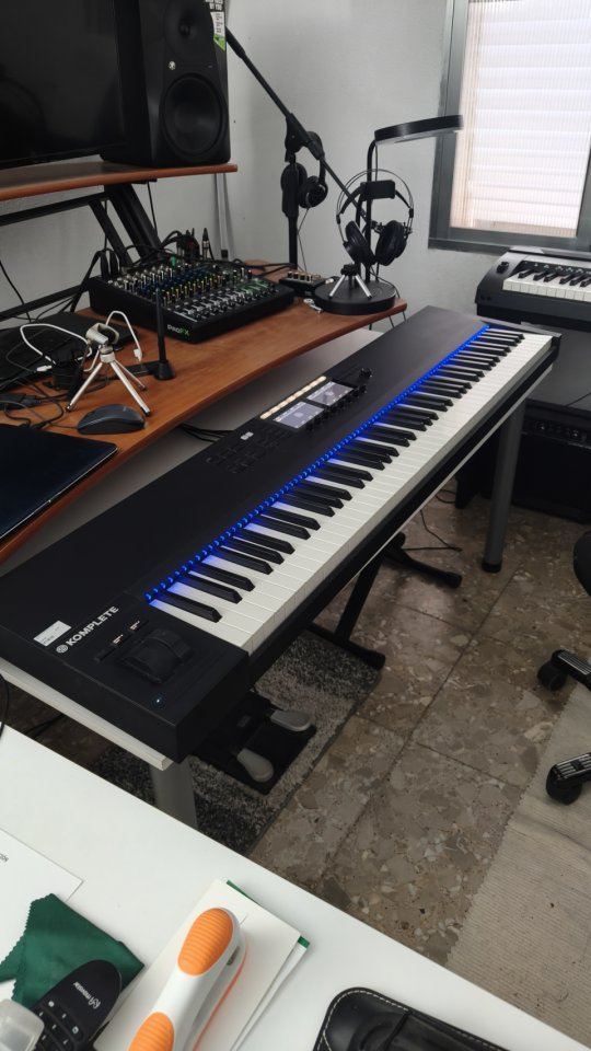 Komplete Kontrol S88 MK2 de segunda mano · Foto 3 de 5 · Madrid · 700 €