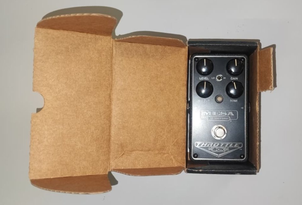 Mesa Throtle Box de segunda mano · Foto 3 de 3 · Tarragona · 170 €