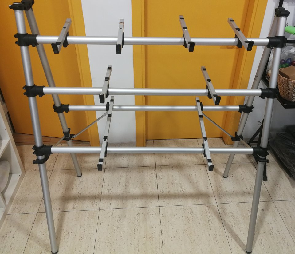Jaspers - Soporte 3 teclados de segunda mano · Foto 2 de 4 · Girona · 149 €