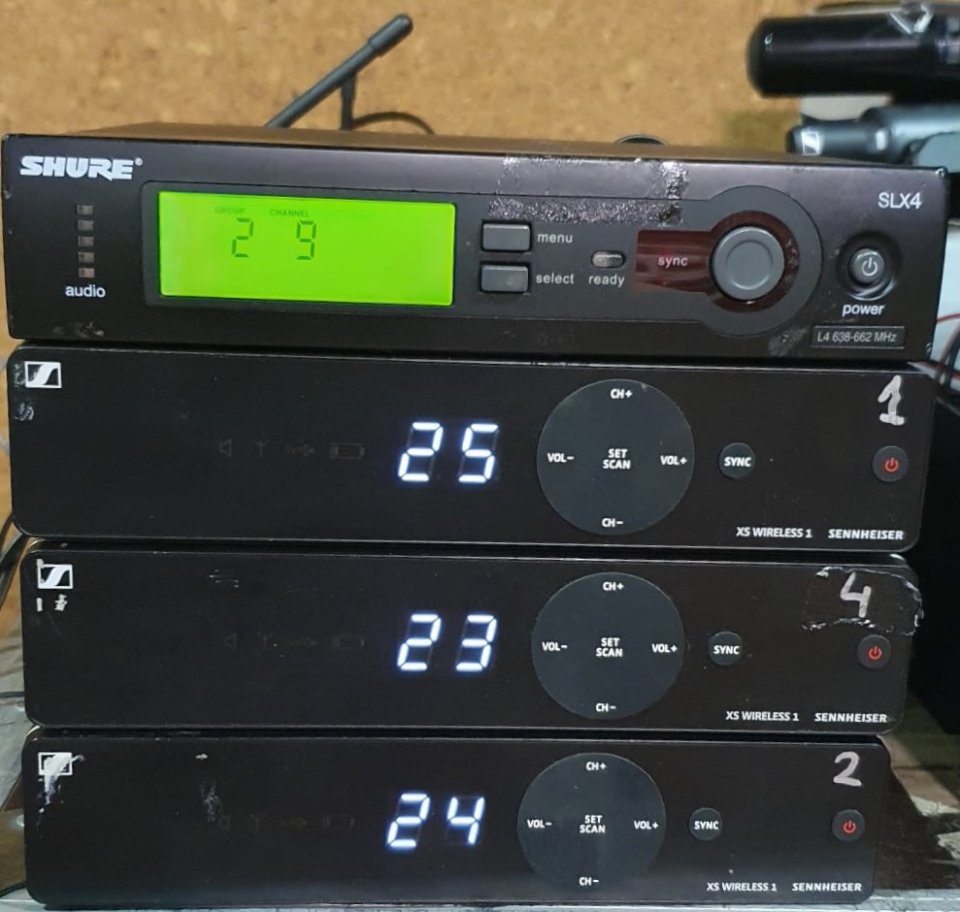 Shure SLX4 y Sennheiser XS Wireless 1 de segunda mano · Foto 1 de 10 · Ourense · 900 €