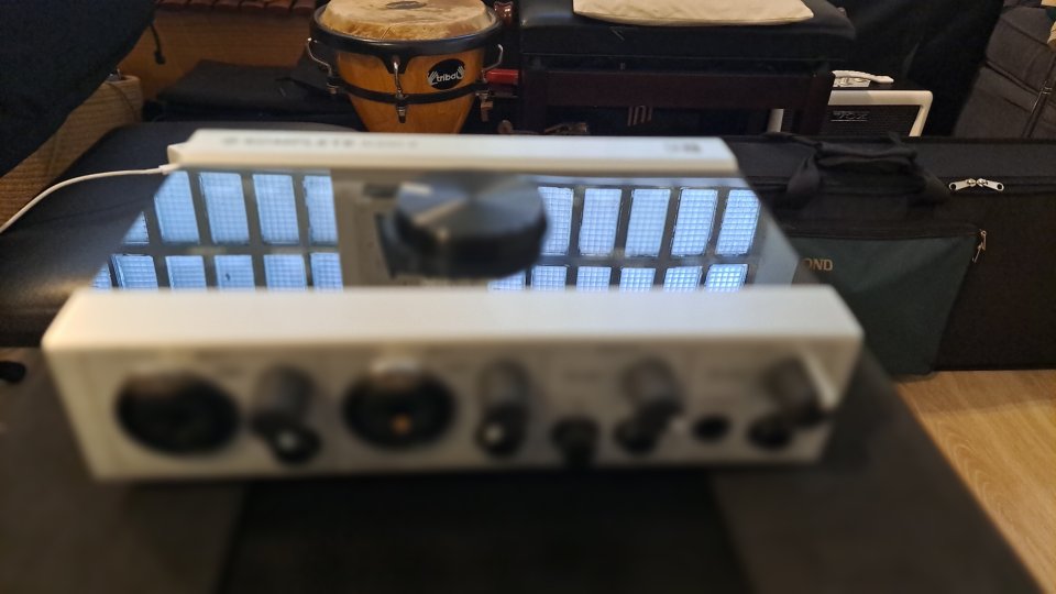 Native Instruments Komplete Audio 6 – Interfaz de audio USB de segunda mano · Foto 1 de 5 · Madrid · 95 €