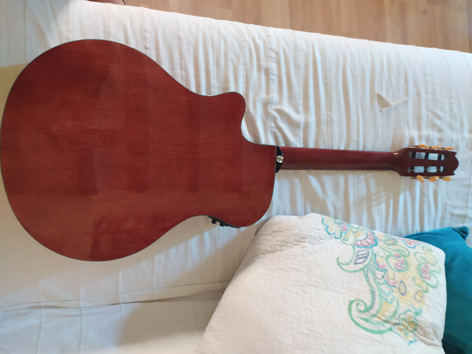 vendo YAMAHA NTX 700 Nylon estuche rígido ABS incluido 500€