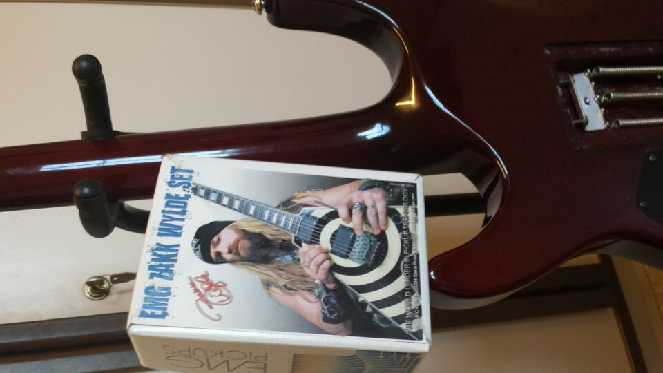 Guitarra Schecter Hellraiser de segunda mano · Foto 5 de 5 · Pontevedra · 800 €