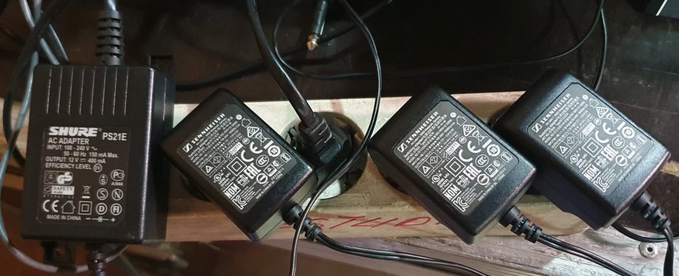 Shure SLX4 y Sennheiser XS Wireless 1 de segunda mano · Foto 2 de 10 · Ourense · 900 €
