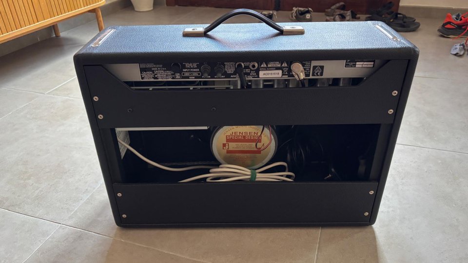 Fender Deluxe Reverb' 65 de segunda mano · Foto 3 de 5 · Valencia · 1500 €