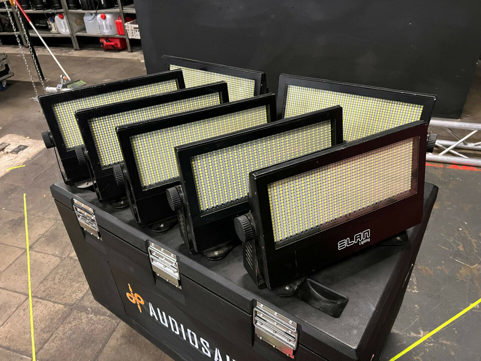 Elan Strobe 1000 RGBW