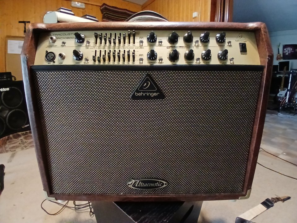 Amplificador de Acústica Behringer ACX 1800-FX