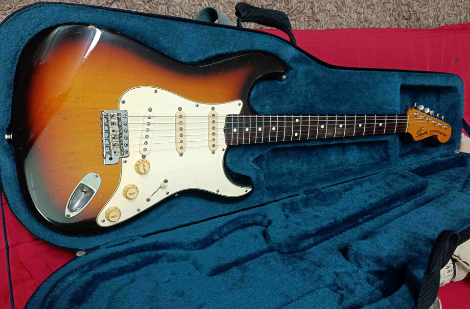 (nuevas fotos) Squier Stratocaster JV by Fender Japan Vintage del '83 -OFERTA--