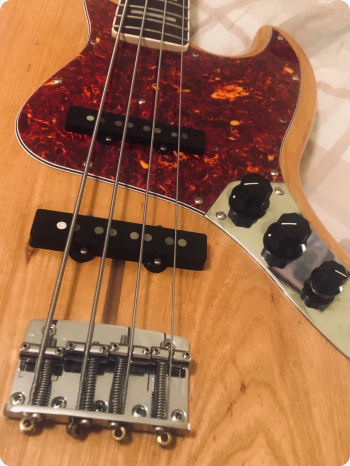 Bajo Fender Jazz Bass RI 75 Japan 1994
