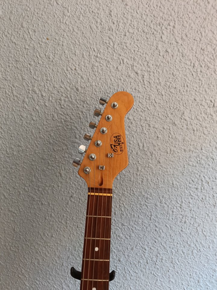 Guitarra eléctrica 07 USA Guitars en excelente estado de segunda mano · Foto 3 de 6 · Castellón · 75 €