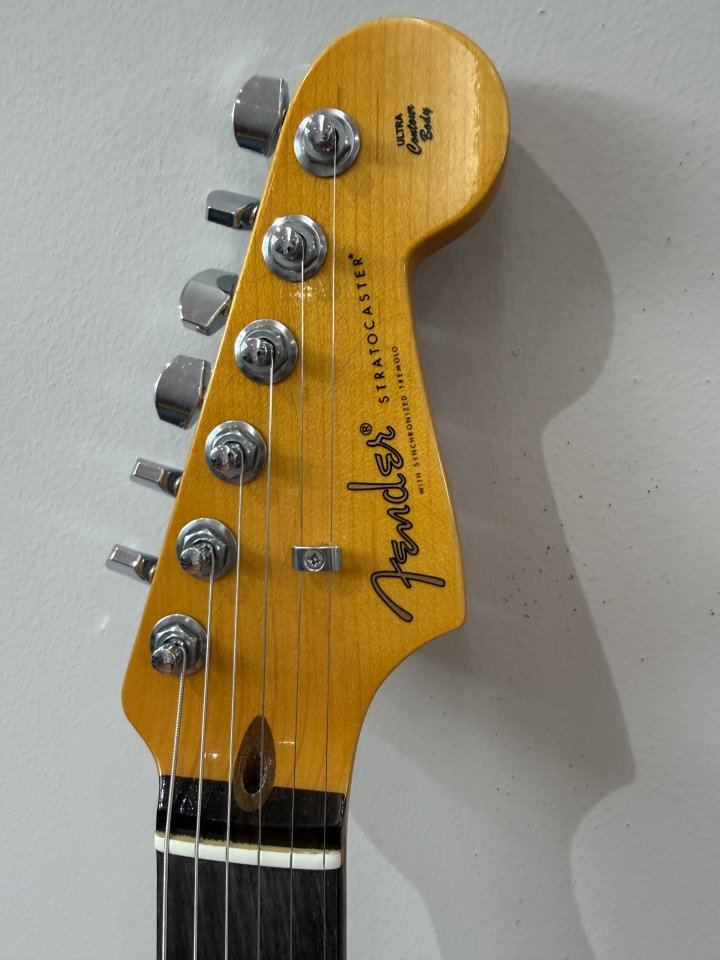 Fender Stratocaster American Ultra Luxe '60s de segunda mano · Foto 7 de 9 · Cantabria · 2250 €