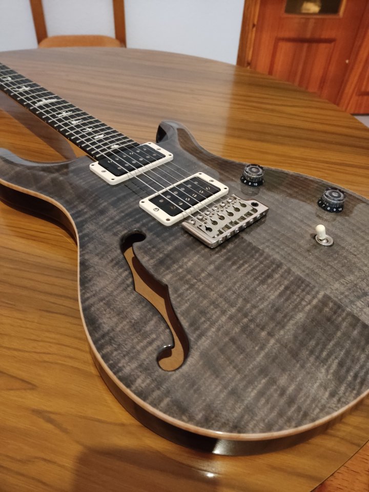 PRS CE 24 Semi-Hollow – Excelente estado – Grey