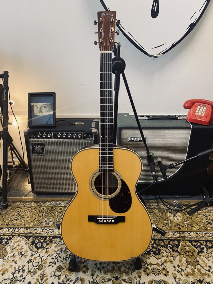 Martin OM-JM John Mayer Signature (VIDEO) de segunda mano · Foto 1 de 8 · Madrid · 3800 €