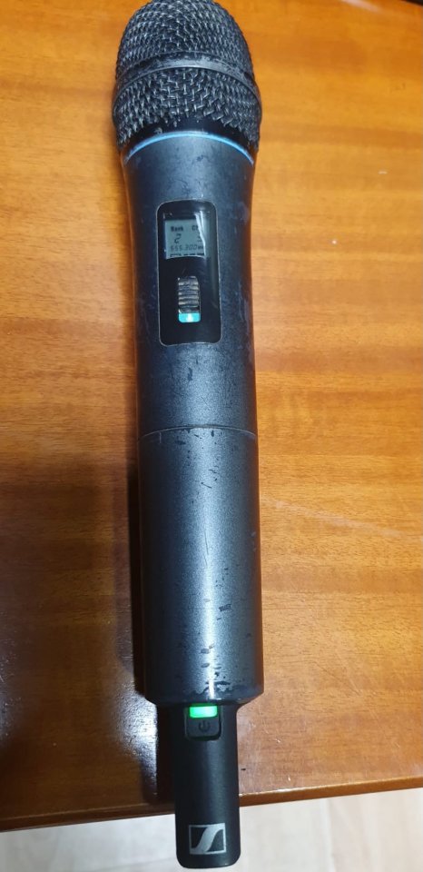 Shure SLX4 y Sennheiser XS Wireless 1 de segunda mano · Foto 6 de 10 · Ourense · 900 €
